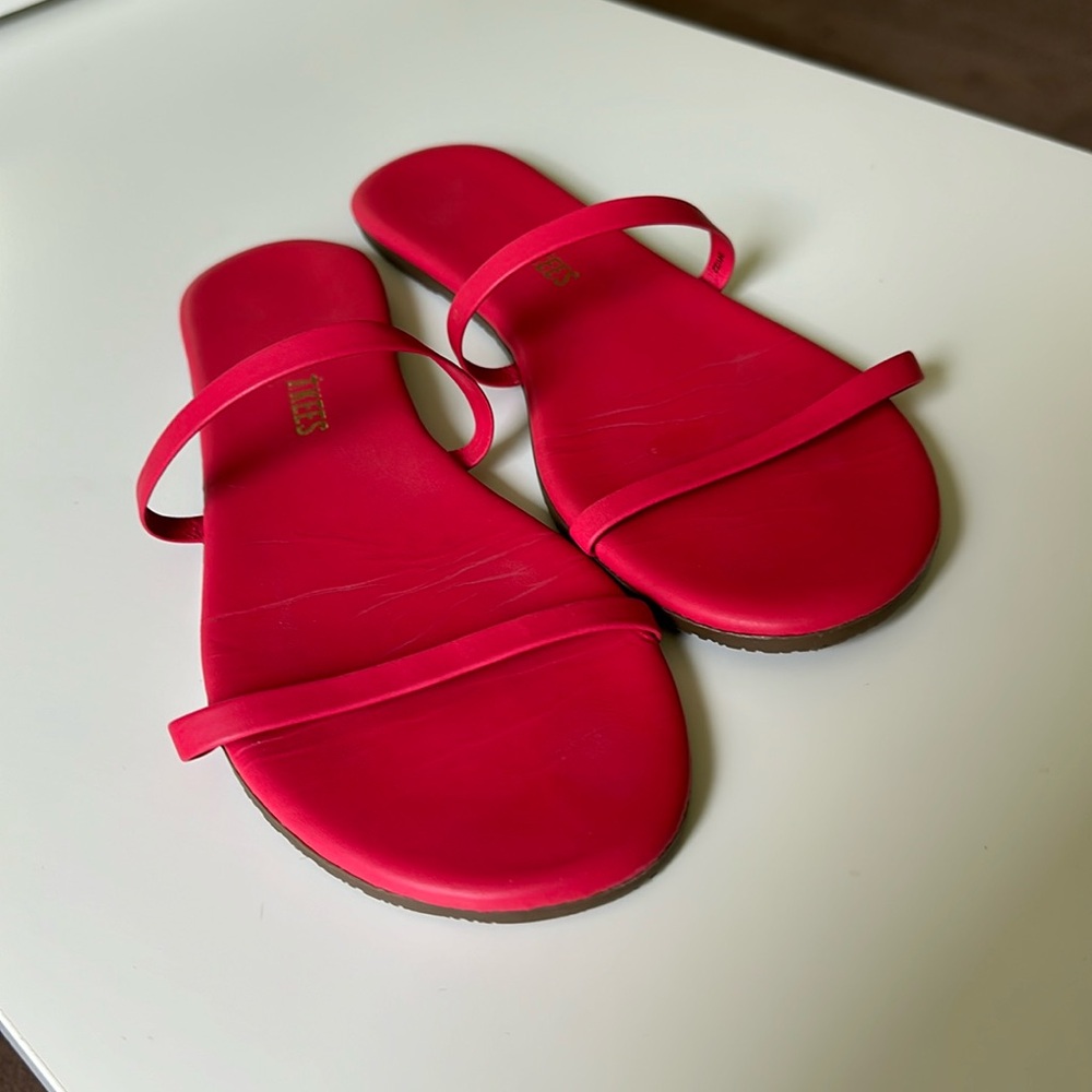 Tkees hot pink ✨